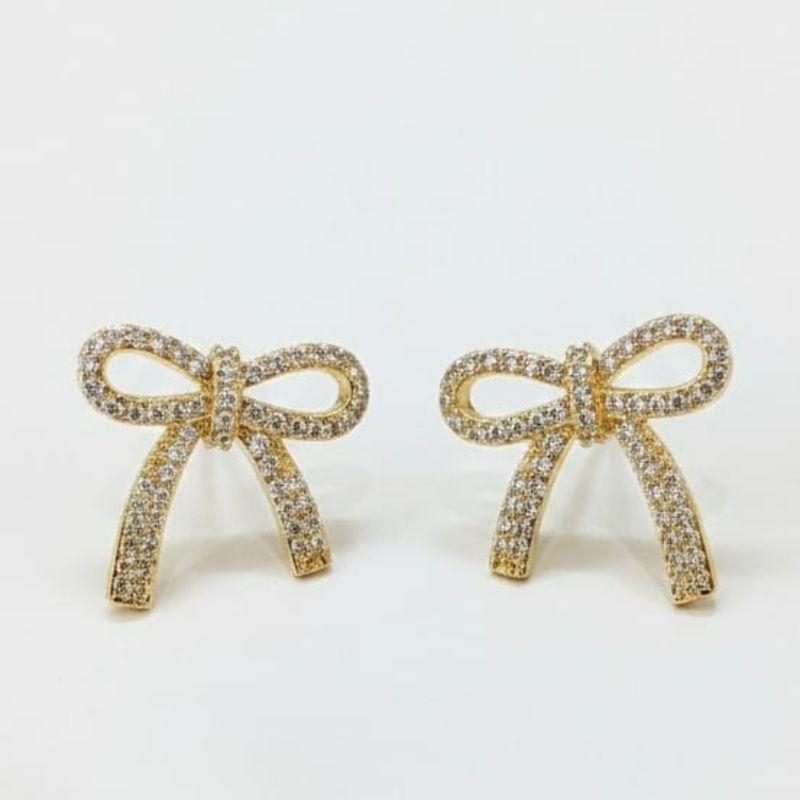 Brinco laço cravejado