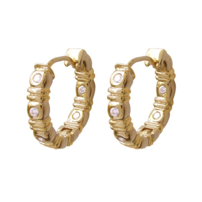 Argola dourada texturizadas com zircônias Bruna Semijoias